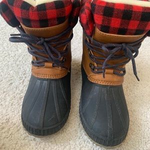 Gap Size 3-4 insulated Duck boots